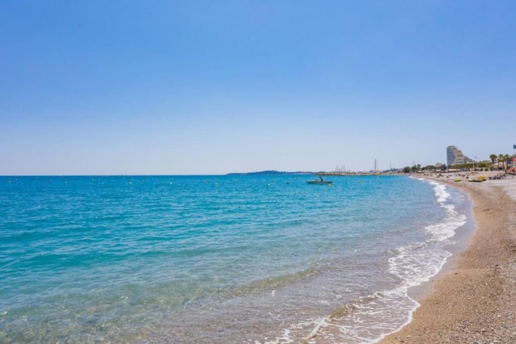 Apartment Splendide T2, 200m De La Mer, Climatise, Parking *