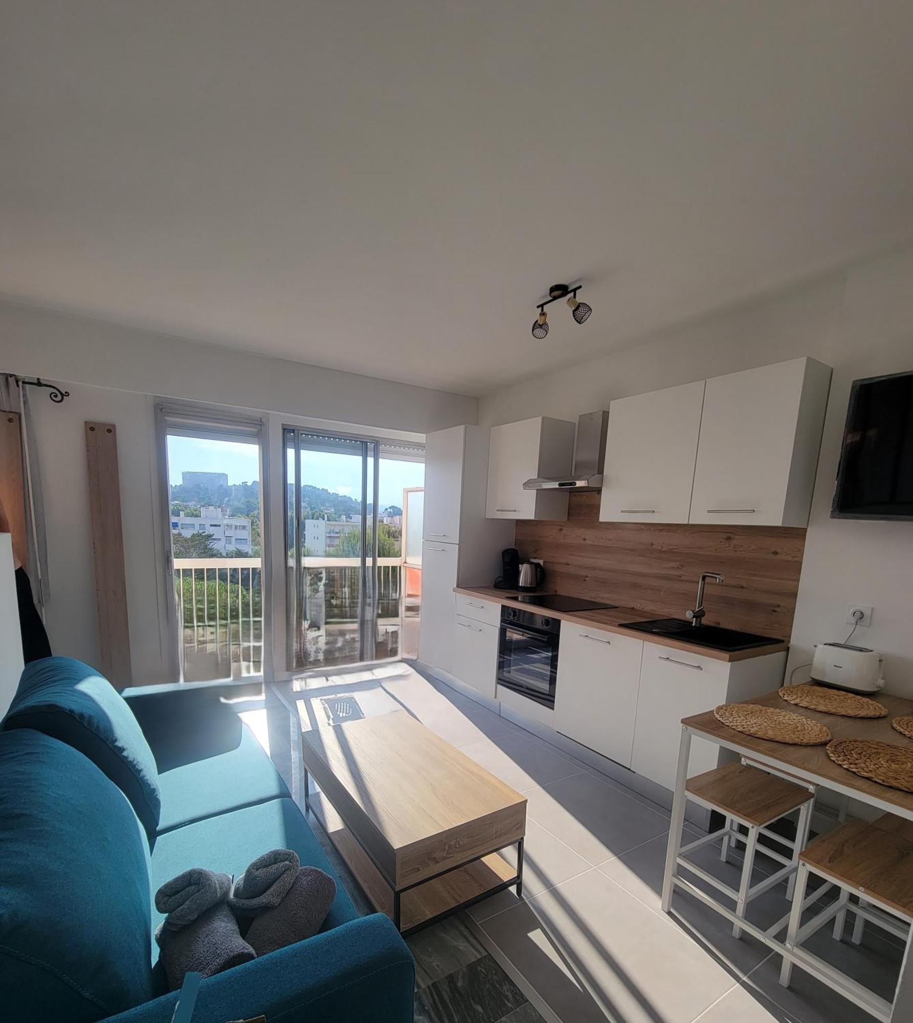 Splendide T2, 200m De La Mer, Climatise, Parking Cagnes-sur-Mer